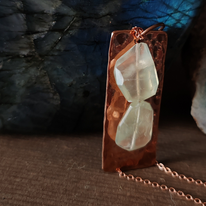 PREHNİT DÖVME BAKIR KOLYE