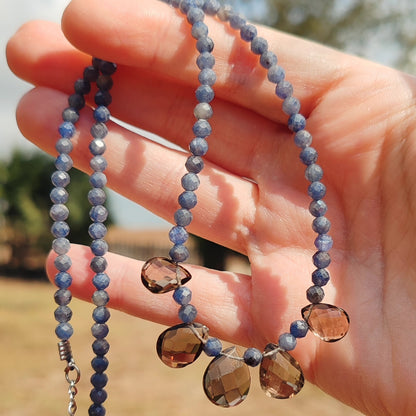 DUMANLI KUVARS & MAVİ SAFİR KOLYE